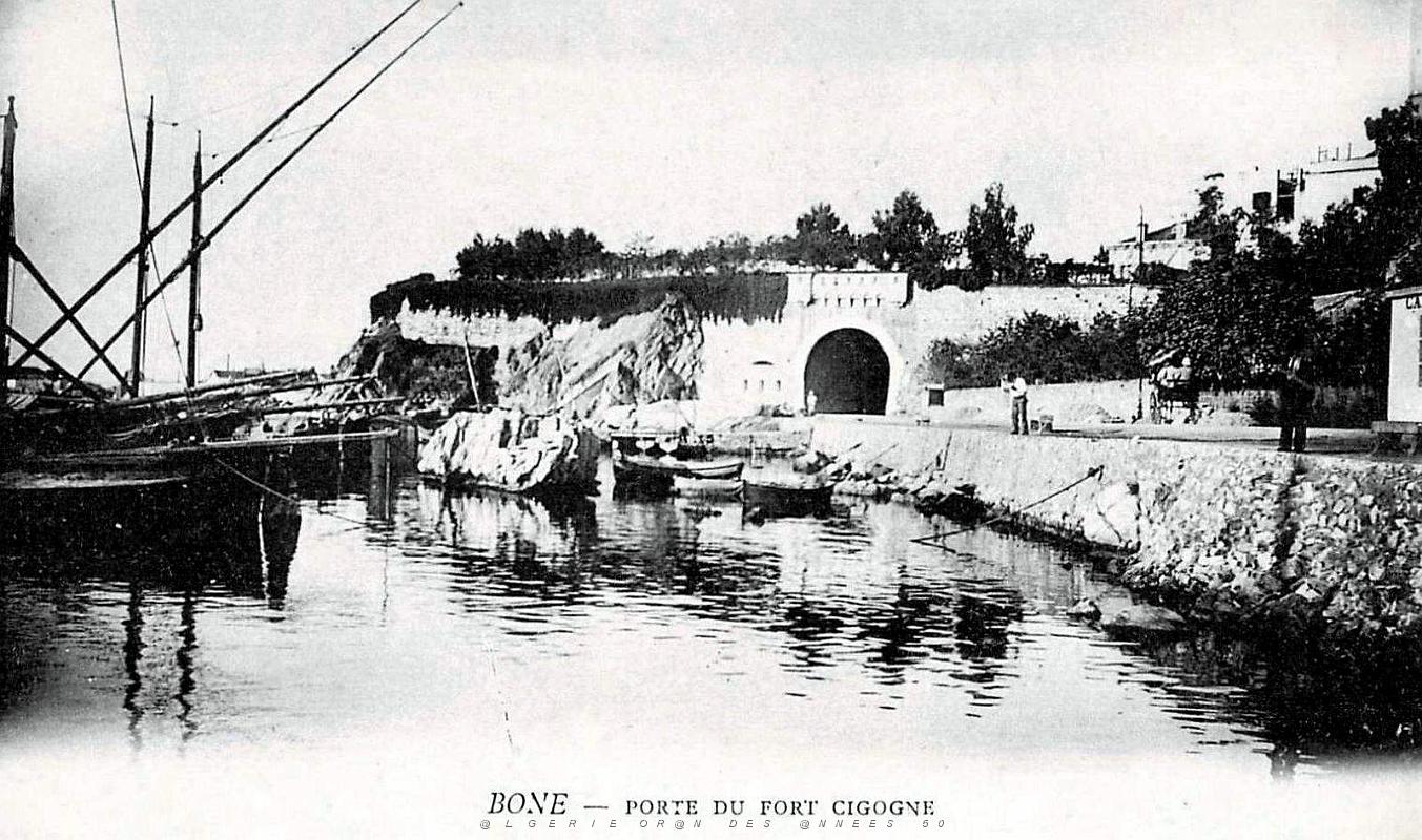 Bone - Porte du Fort Cigogne et petit port.jpg